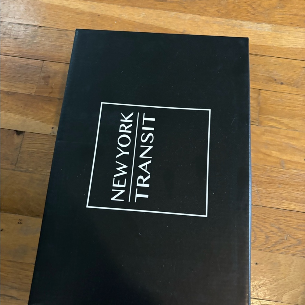 New York Transit Black Shoe Box - Picture 5 of 5